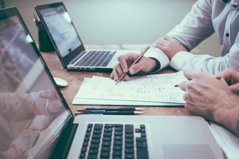 Payroll Compliance for Distributed Teams: What Employers Must Know